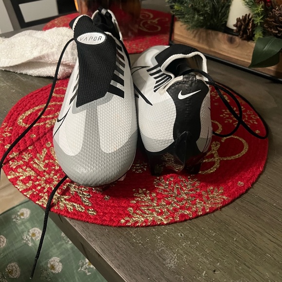 Nike Vapor Edge Pro 360 White Black Pure Platinum
Football Cleats Men Sz 12 new - Picture 5 of 7